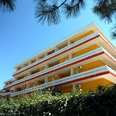 Apartment Cozy And Modern Front Bibione