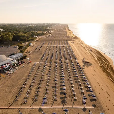 Lägenhet Cozy And Modern Front *